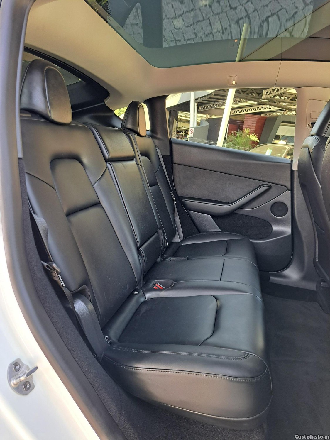 Tesla Model Y Performance Dual Motor — fotografia 10