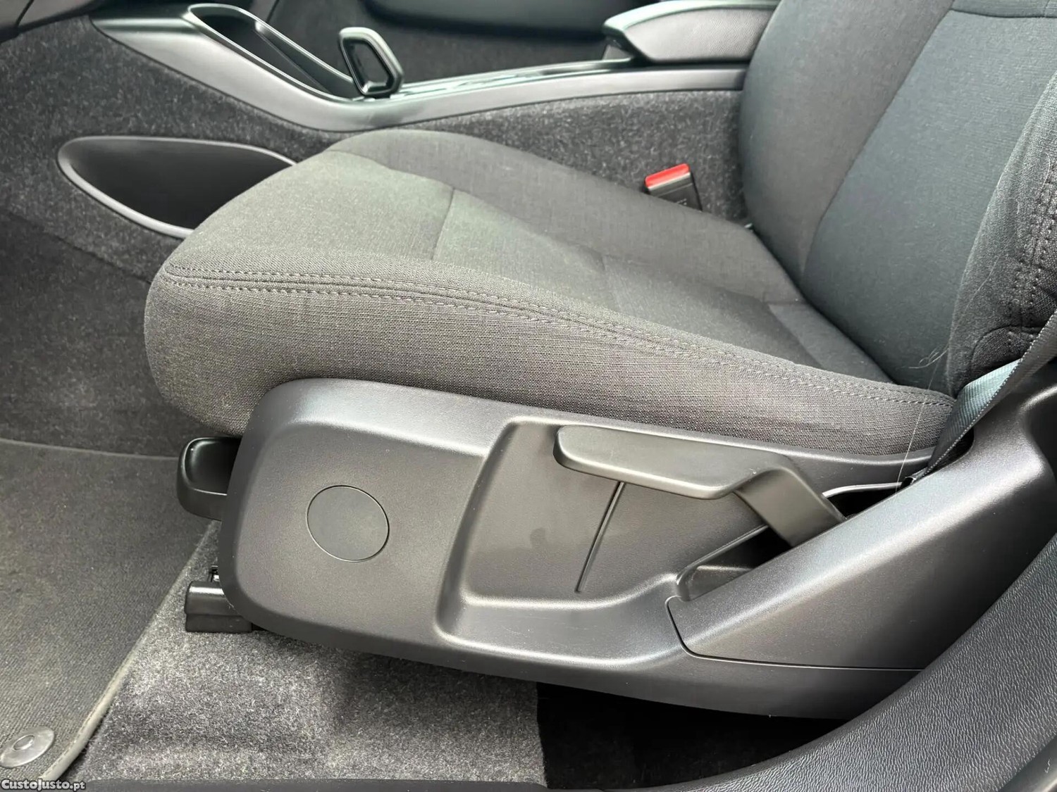 Volvo XC 40 1.5 T2 Momentum Plus Geartronic — fotografia 21