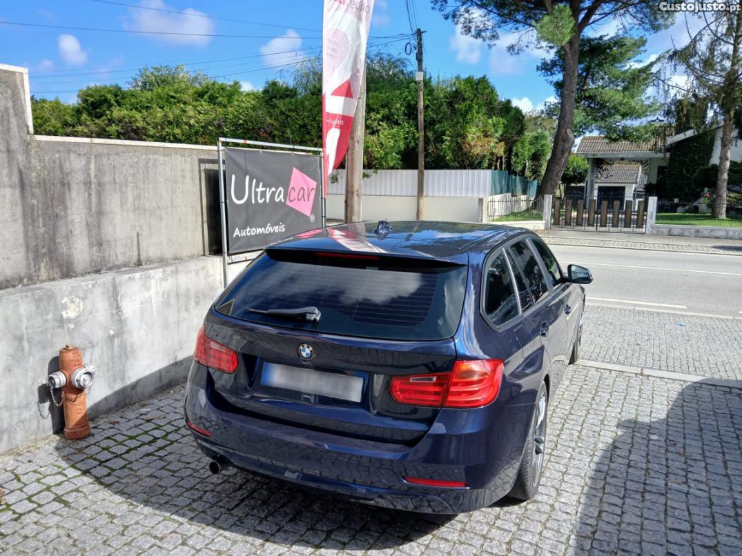 BMW 320 D Touring Efficient Dynamics — fotografia 4