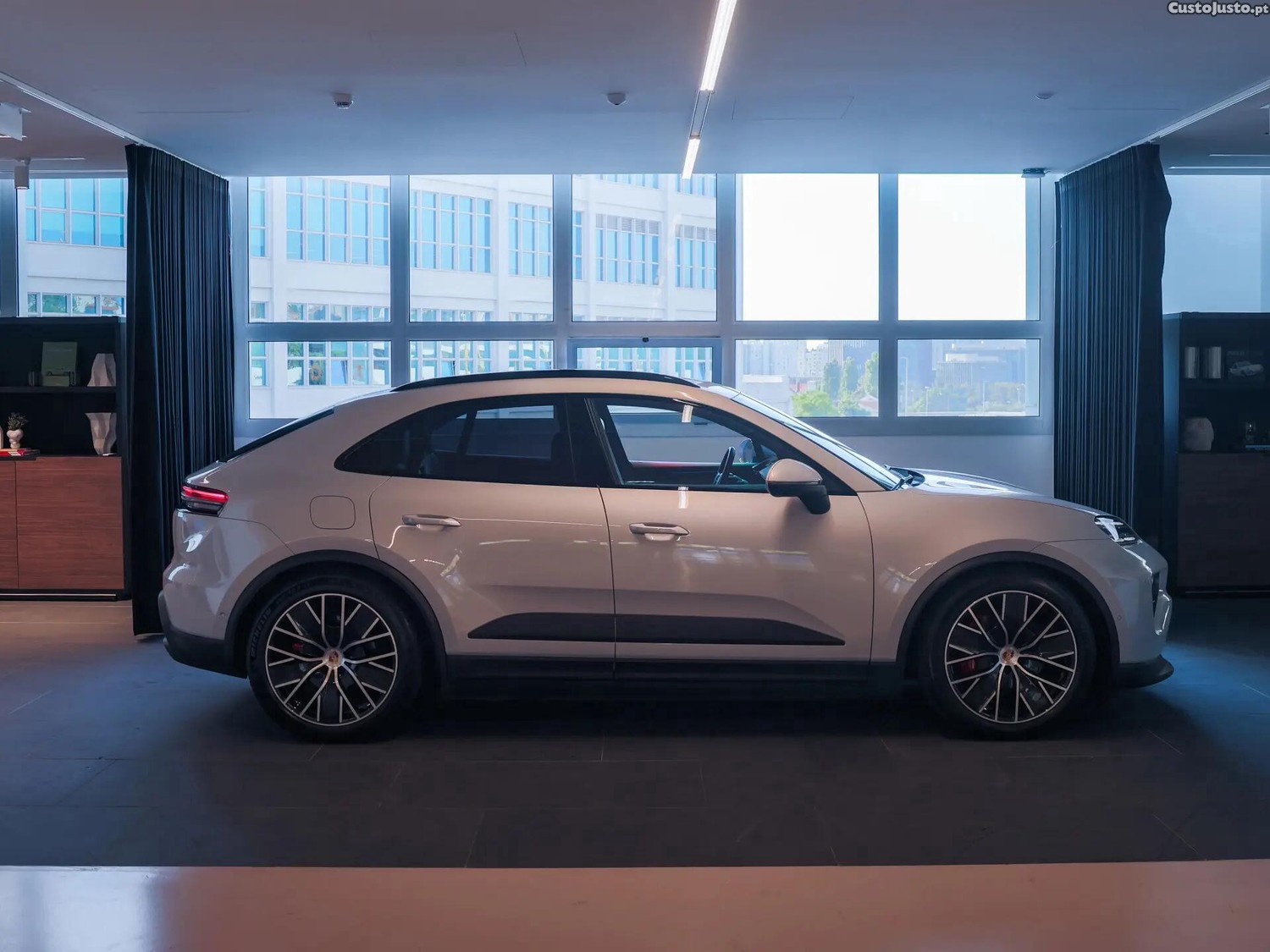 Porsche Macan Electric 4 — fotografia 10