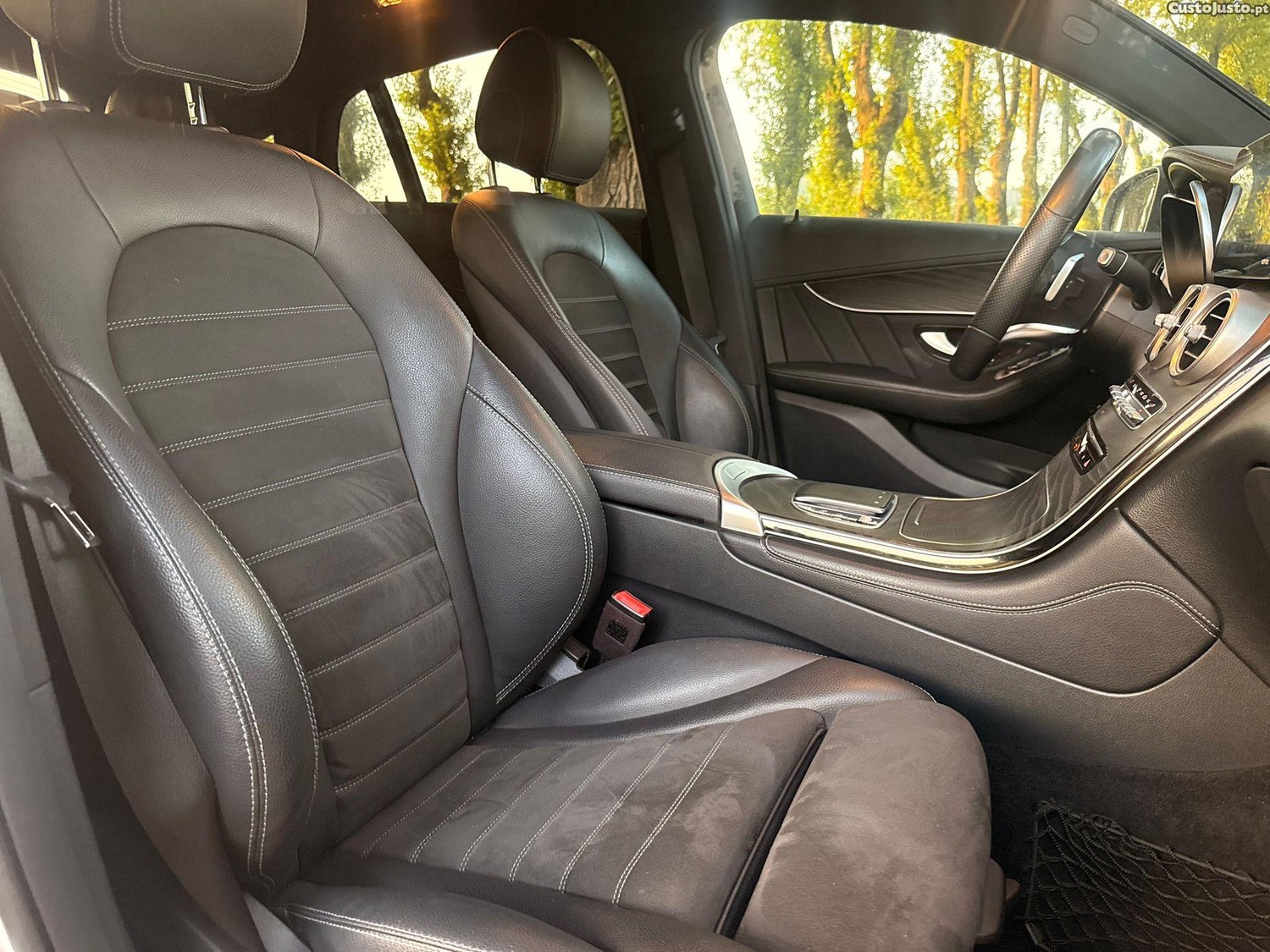 Mercedes-Benz GLC 300 d 4Matic — fotografia 13
