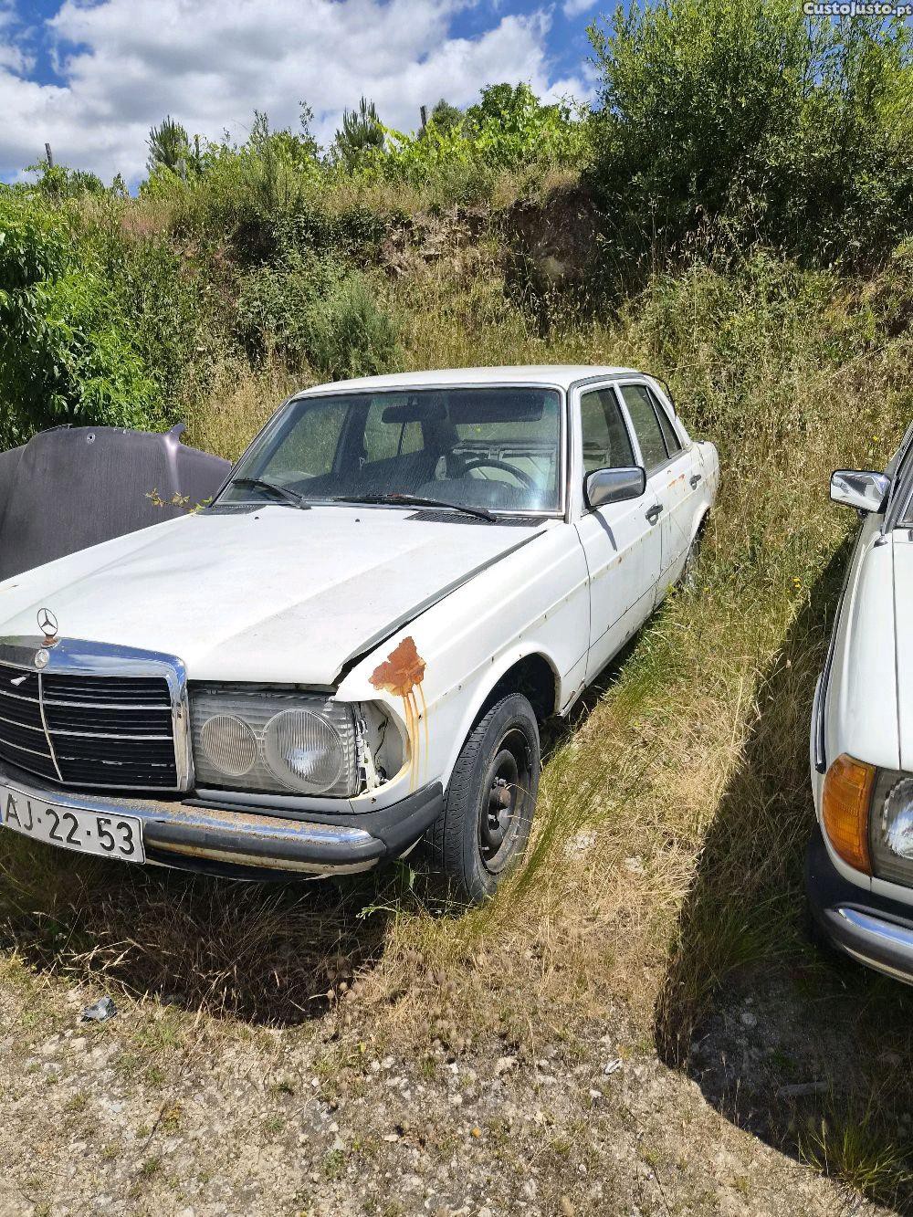 Mercedes-Benz 240 D — fotografia 4