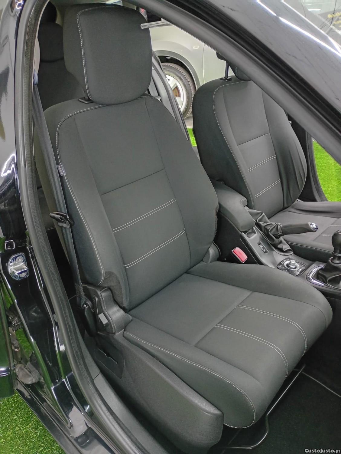 Renault Mégane Sport Tourer 1.5 dCi Dynamique SS — fotografia 10