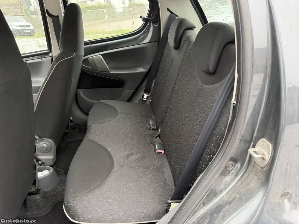 Peugeot 107 1.0 — fotografia 4