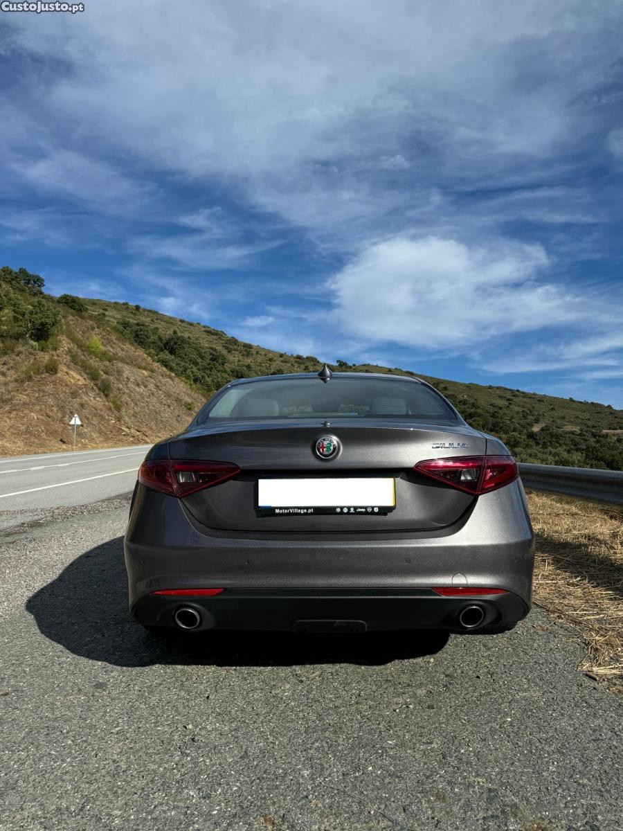 Alfa Romeo Giulia 2.2D 180cv Super AT8 Nacional - 17 — photo 5