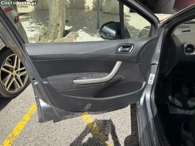 Peugeot 308 1.6 bluehdi — fotografia 4