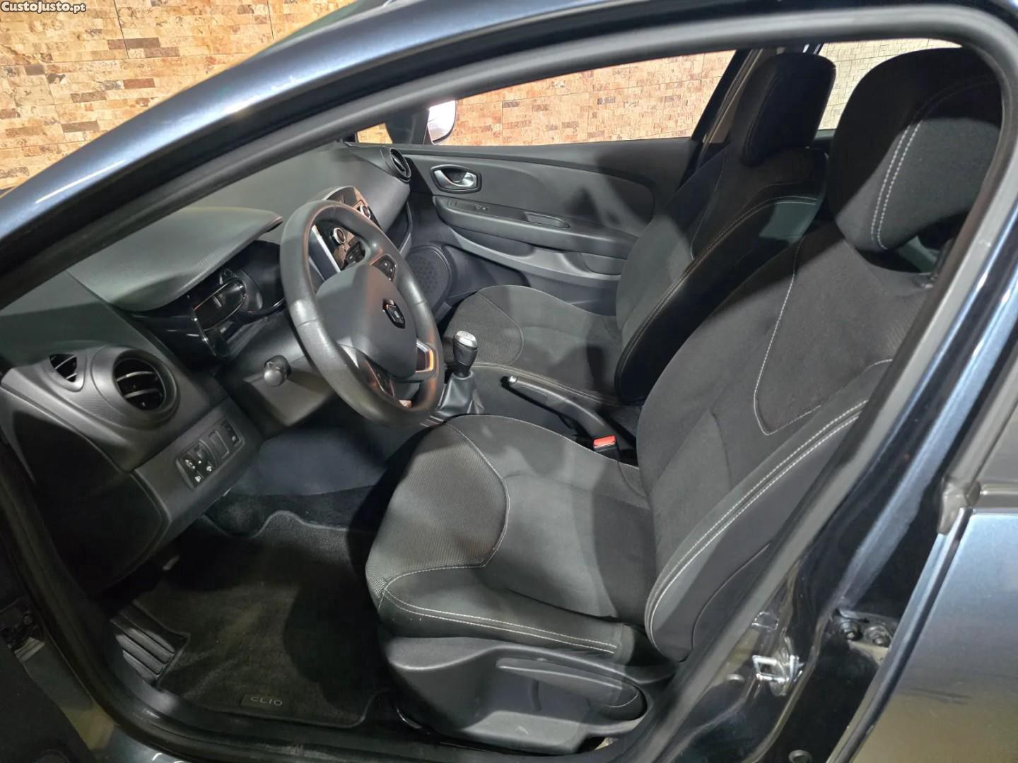 Renault Clio IV | Nacional | 104.000 km | 2019 — fotografia 6