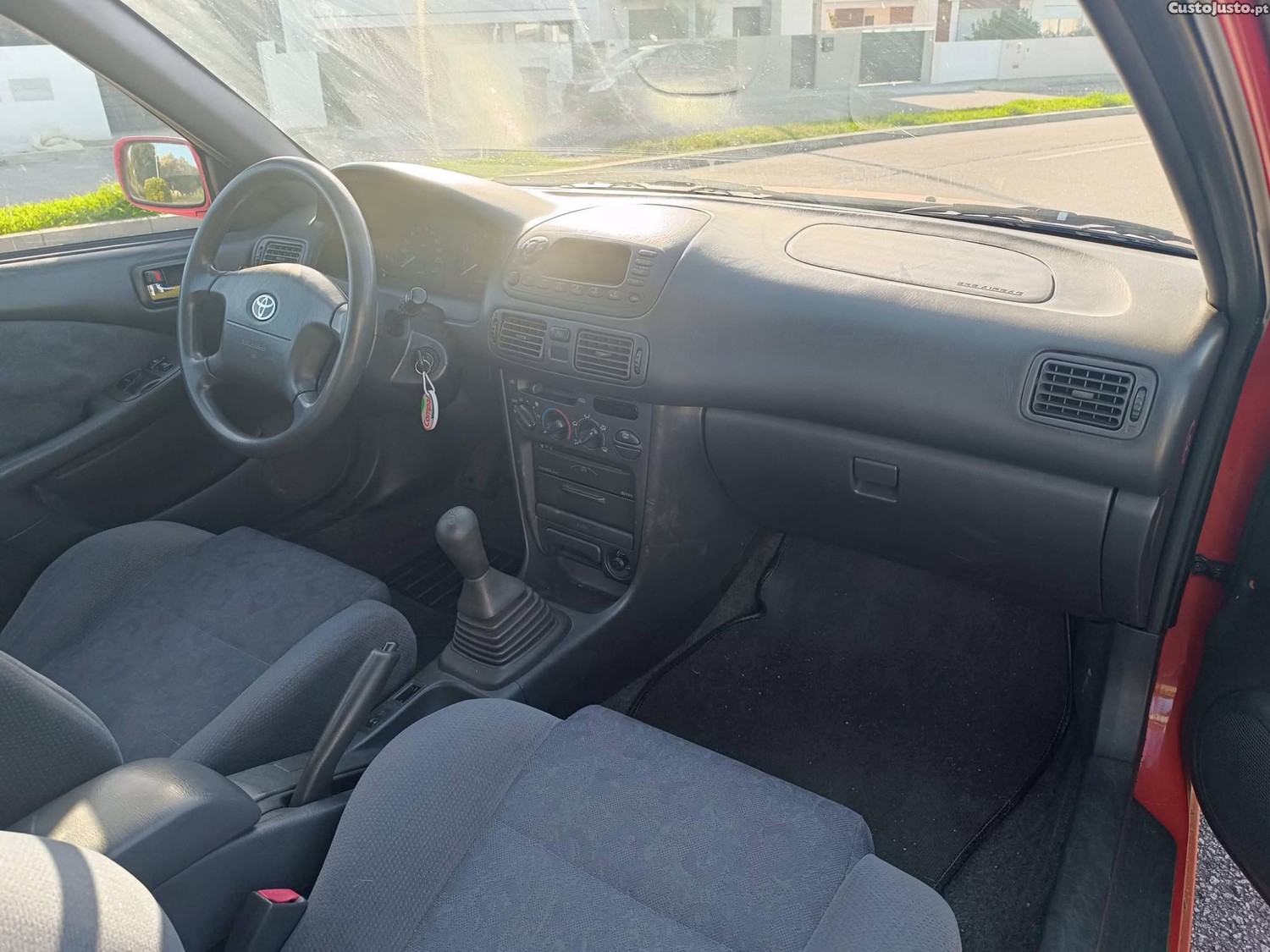Toyota Corolla 1.4 — fotografia 2