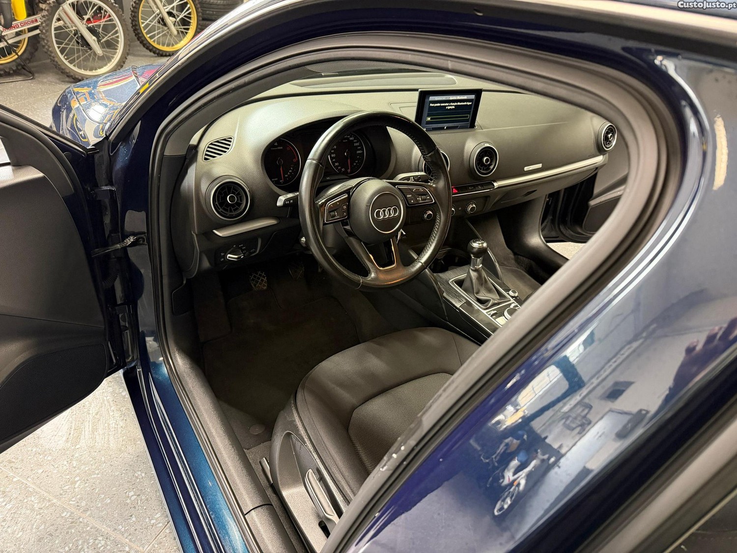 Audi A3 Sportback 1.6 TDI Advance Ultra — fotografia 7