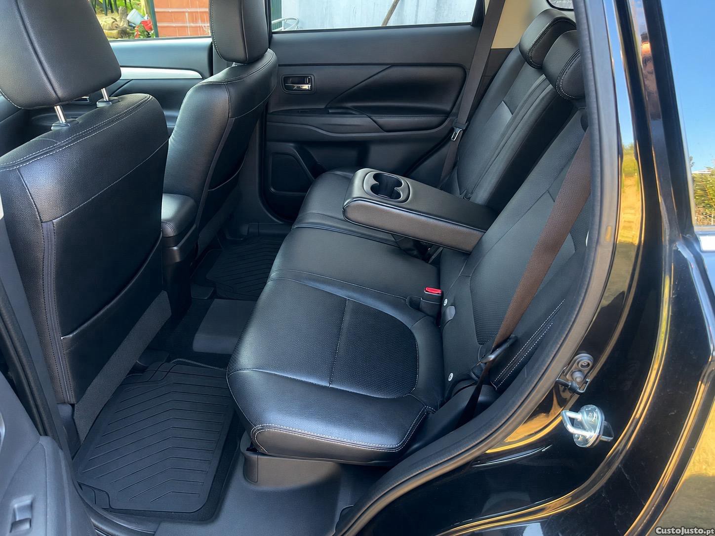 Mitsubishi Outlander Phev — fotografia 5