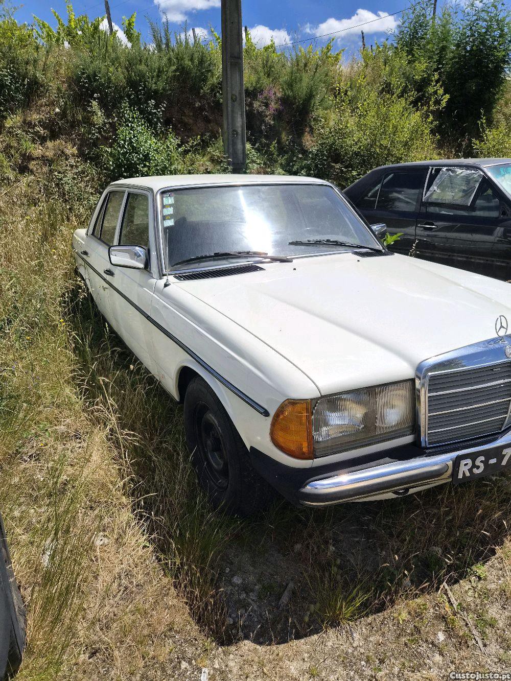Mercedes-Benz 240 D — fotografia 3