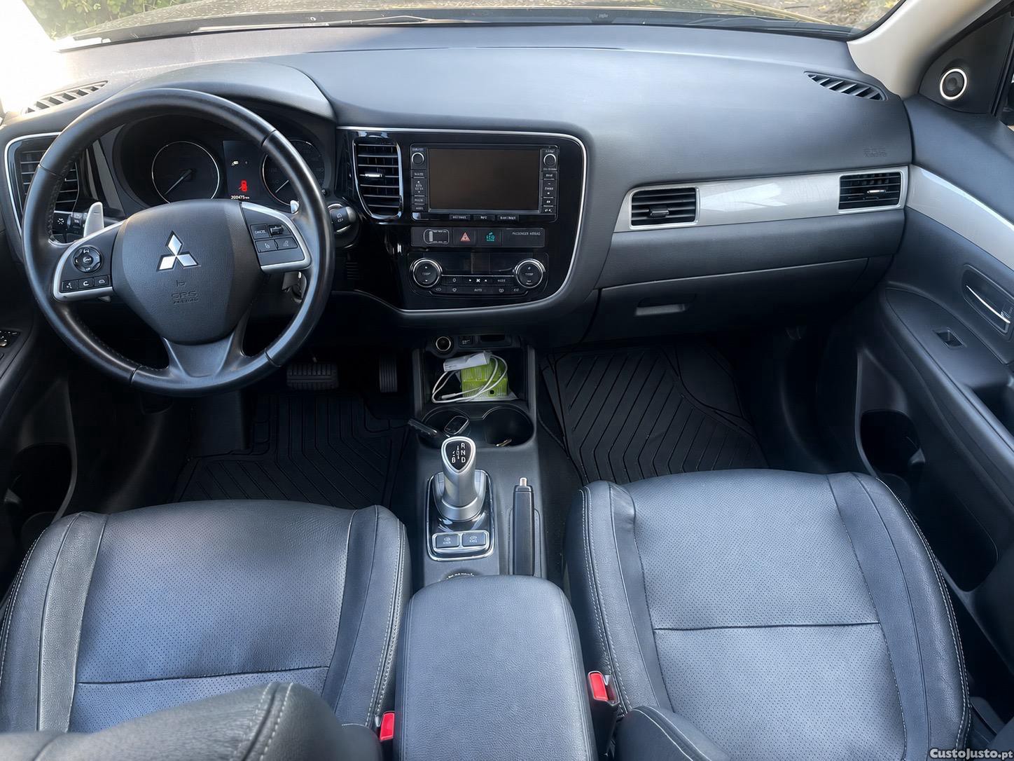 Mitsubishi Outlander Phev — fotografia 9