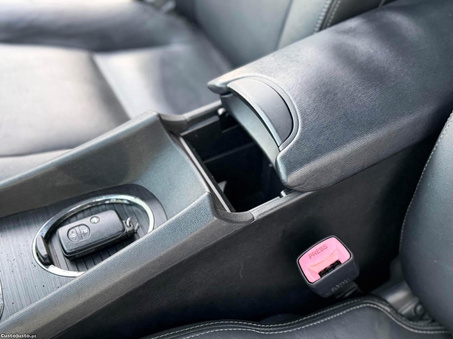 Toyota Avensis 2.2 D-4D Ex.+Pele+GPS — fotografia 5