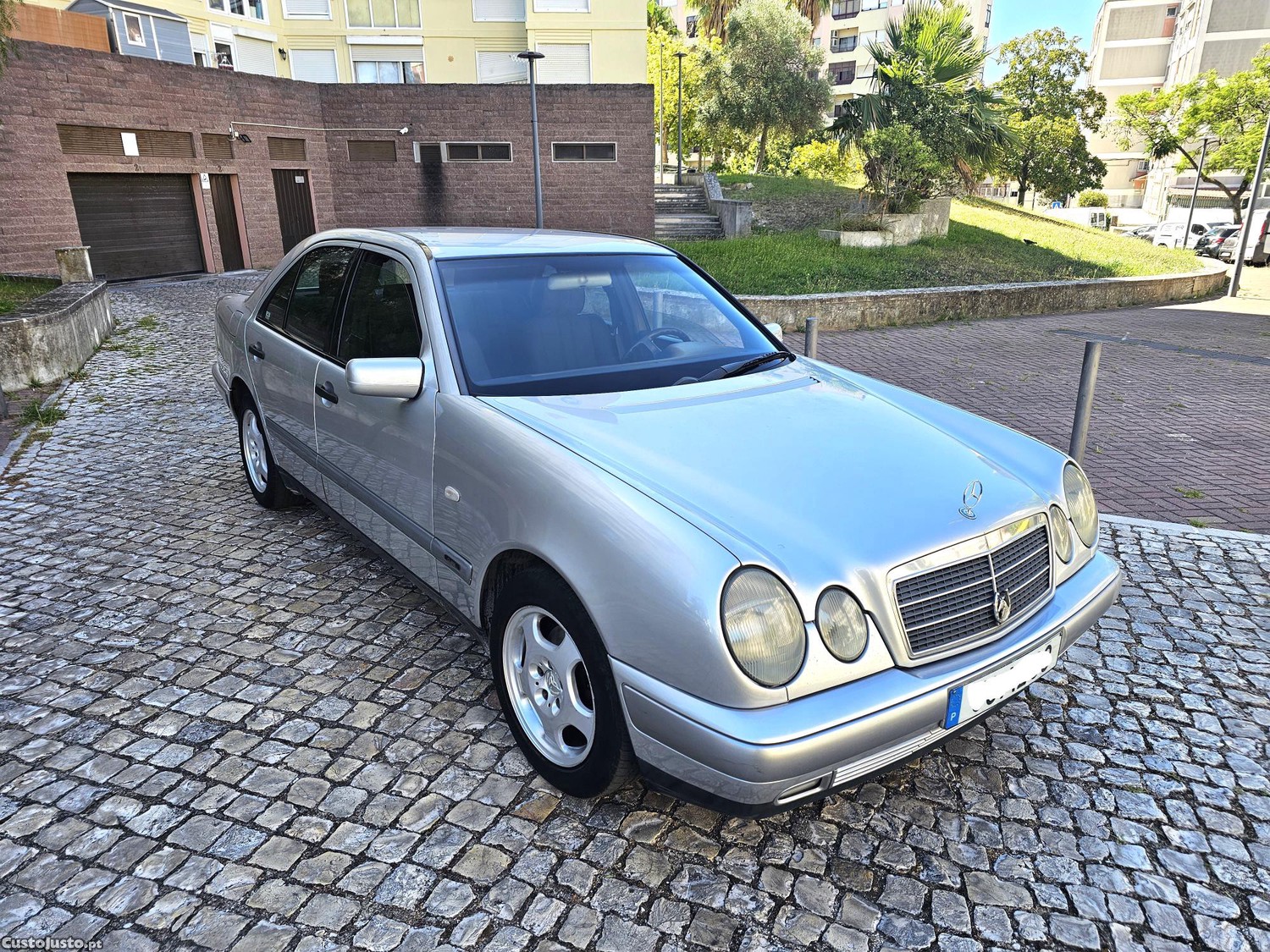 Mercedes-Benz E 220 DieselMultiválvulas — fotografia 10
