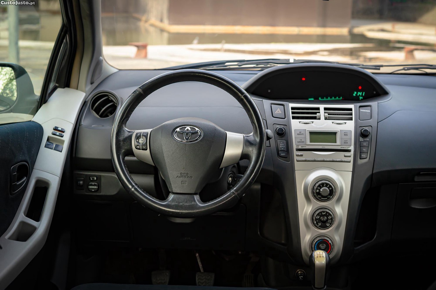 Toyota Yaris 1.4 D4D — fotografia 7