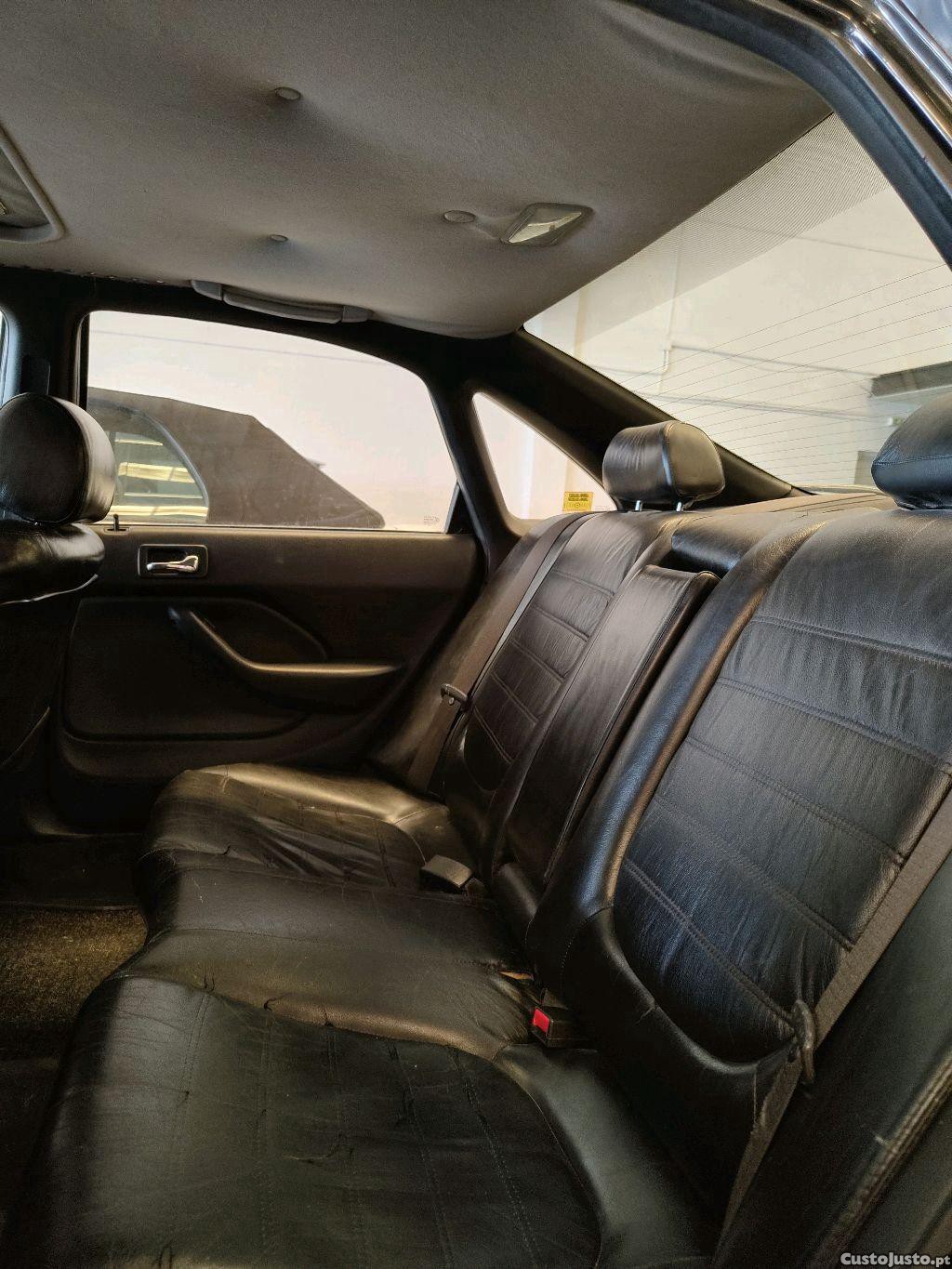 Honda Accord 2.0 I CE8 — fotografia 4