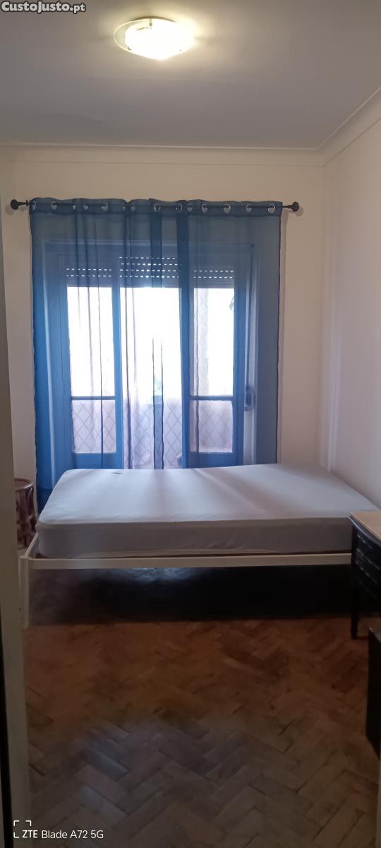 Quarto Individual com Varanda