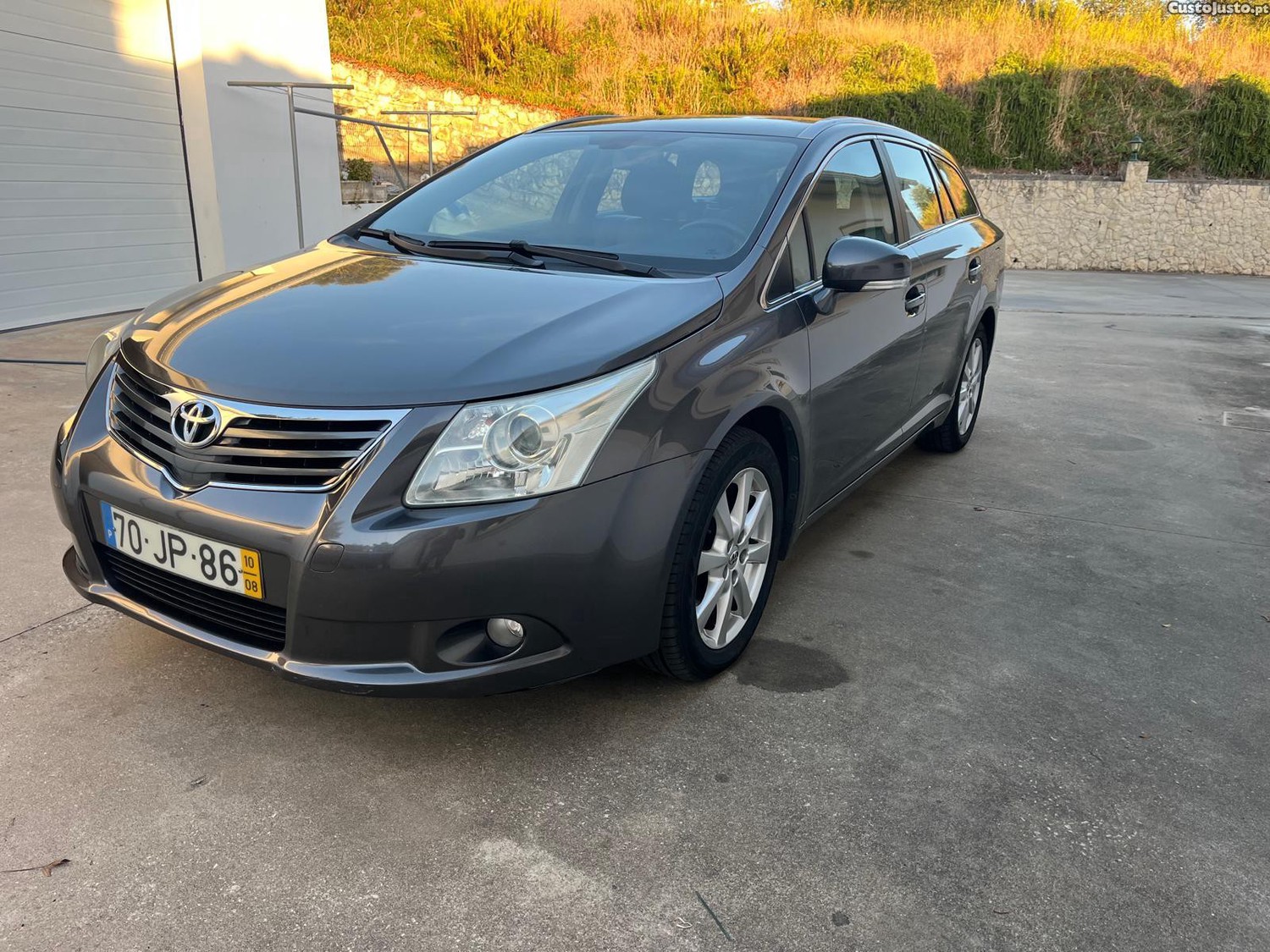 Toyota Avensis SW 2.0 D4D Exclusive — fotografia 9