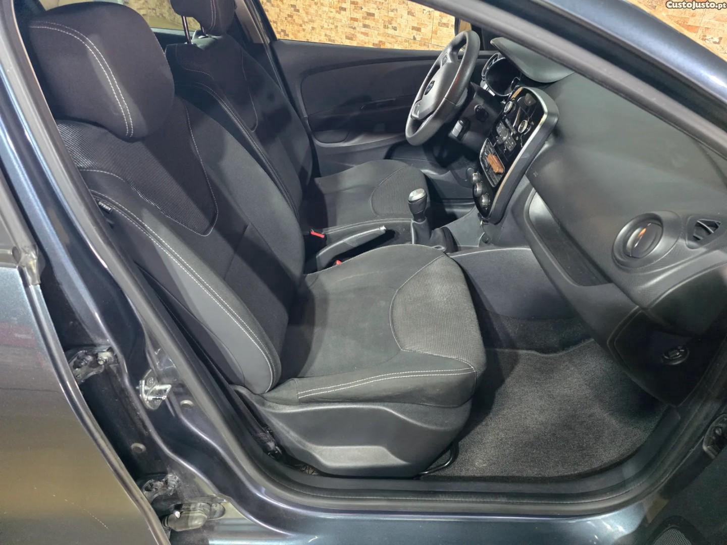 Renault Clio IV | Nacional | 104.000 km | 2019 — fotografia 4