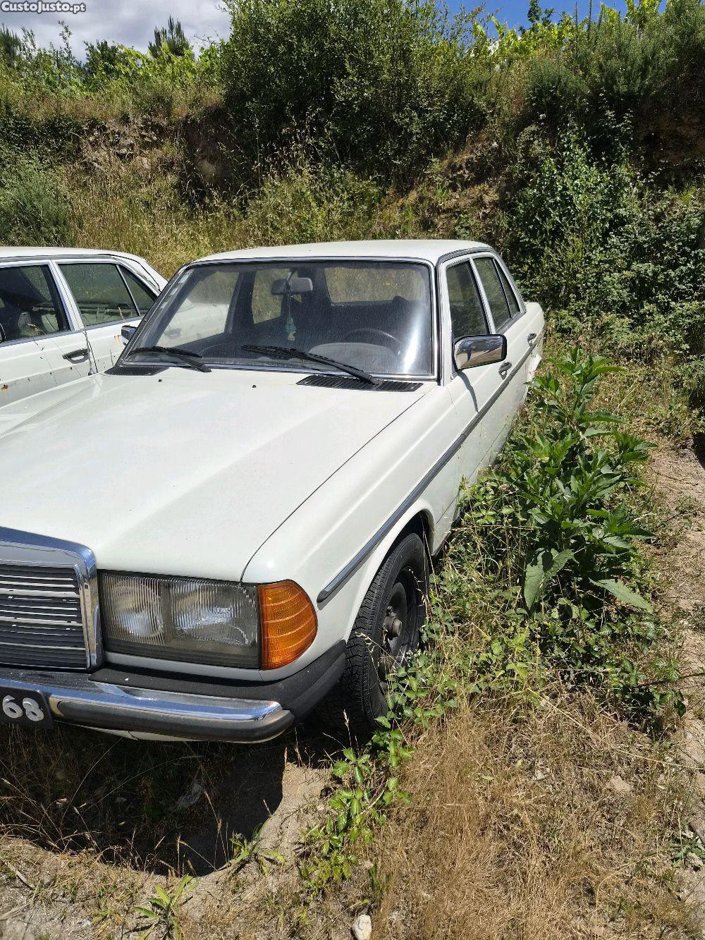 Mercedes-Benz 240 D — fotografia 2