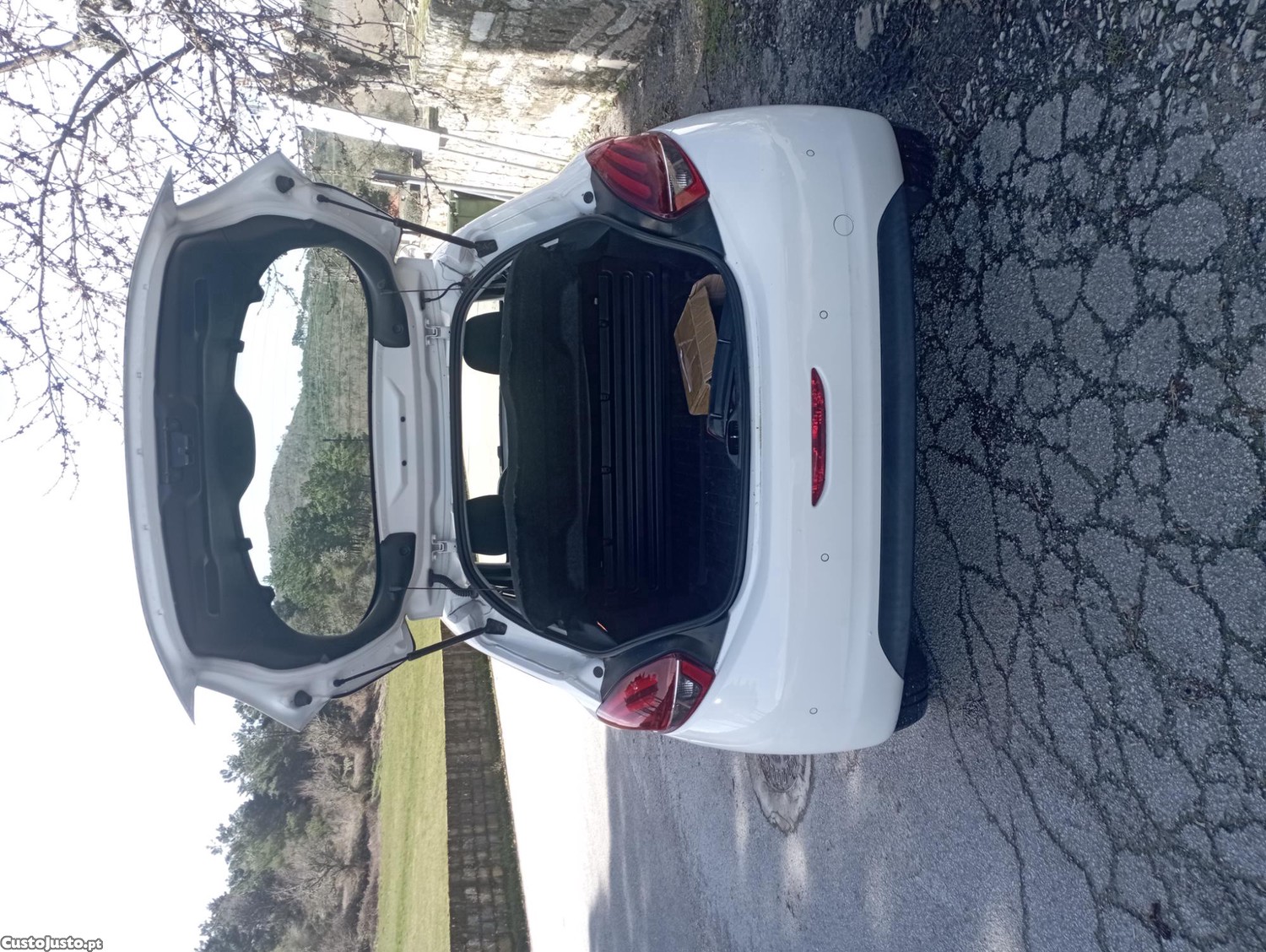 Peugeot 208 Van - 19 foto 4