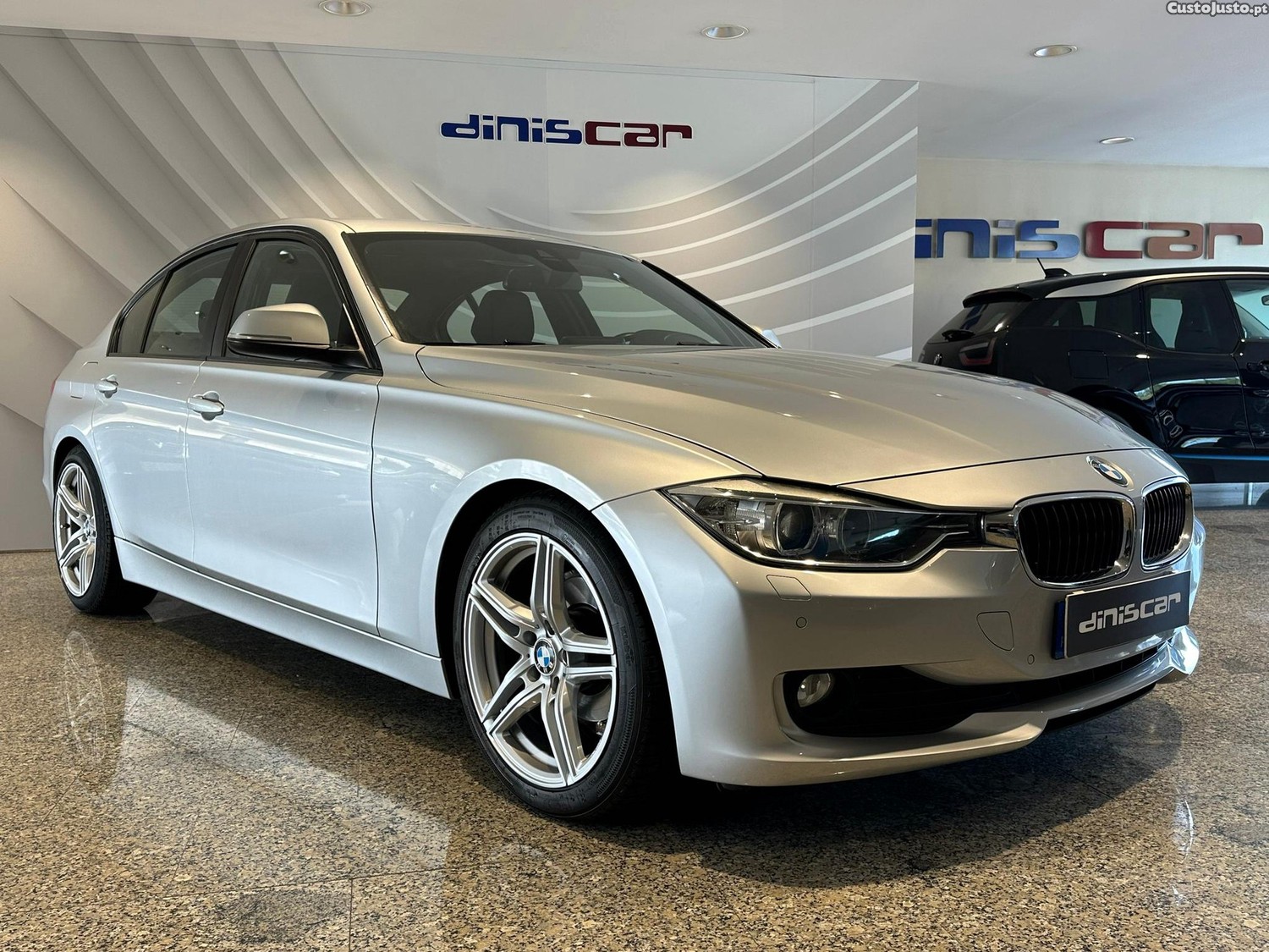 BMW 318 d Navigation Sport - 12 — photo 3