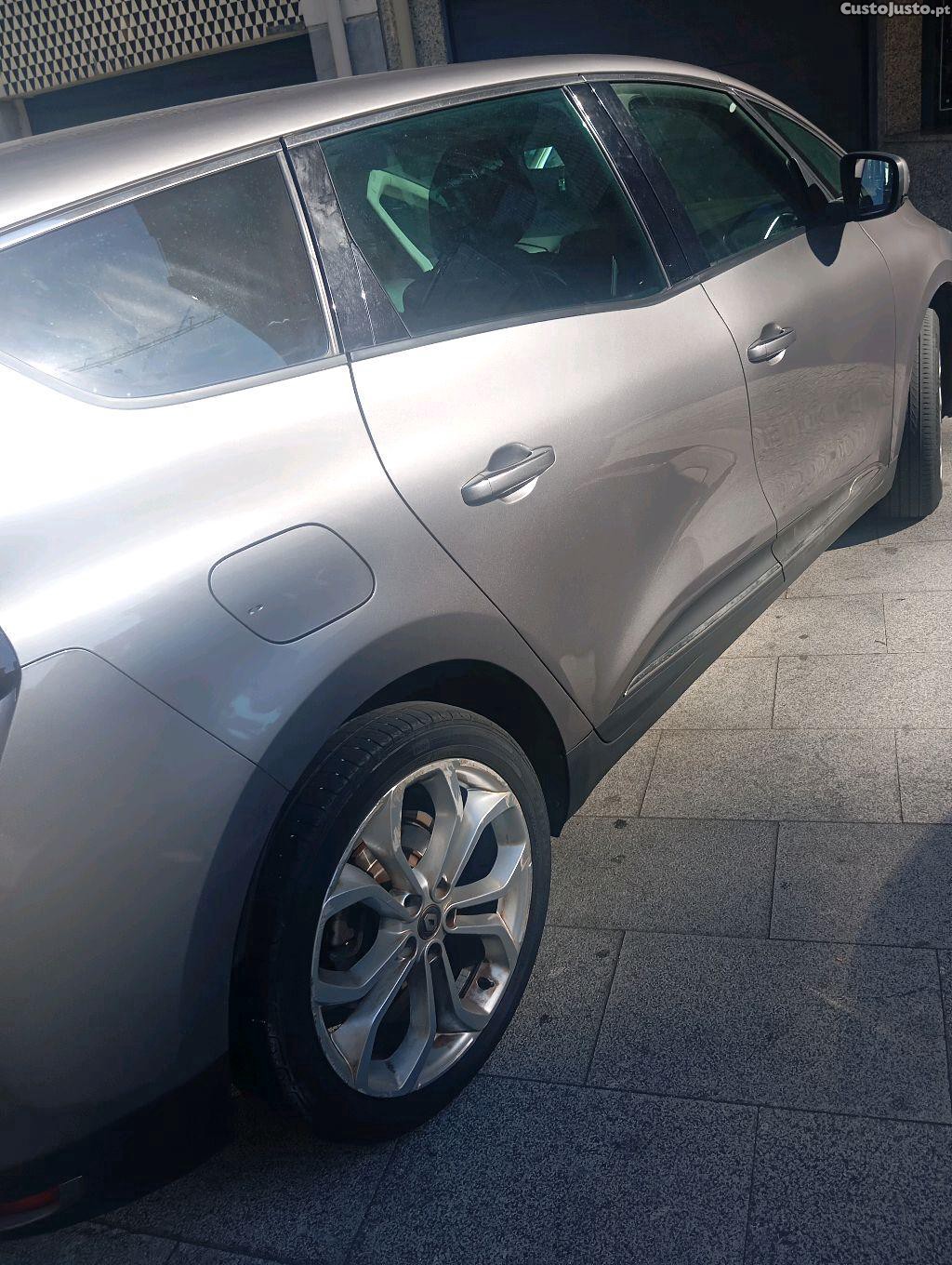 Renault Grand Scénic 1.7 — fotografia 5