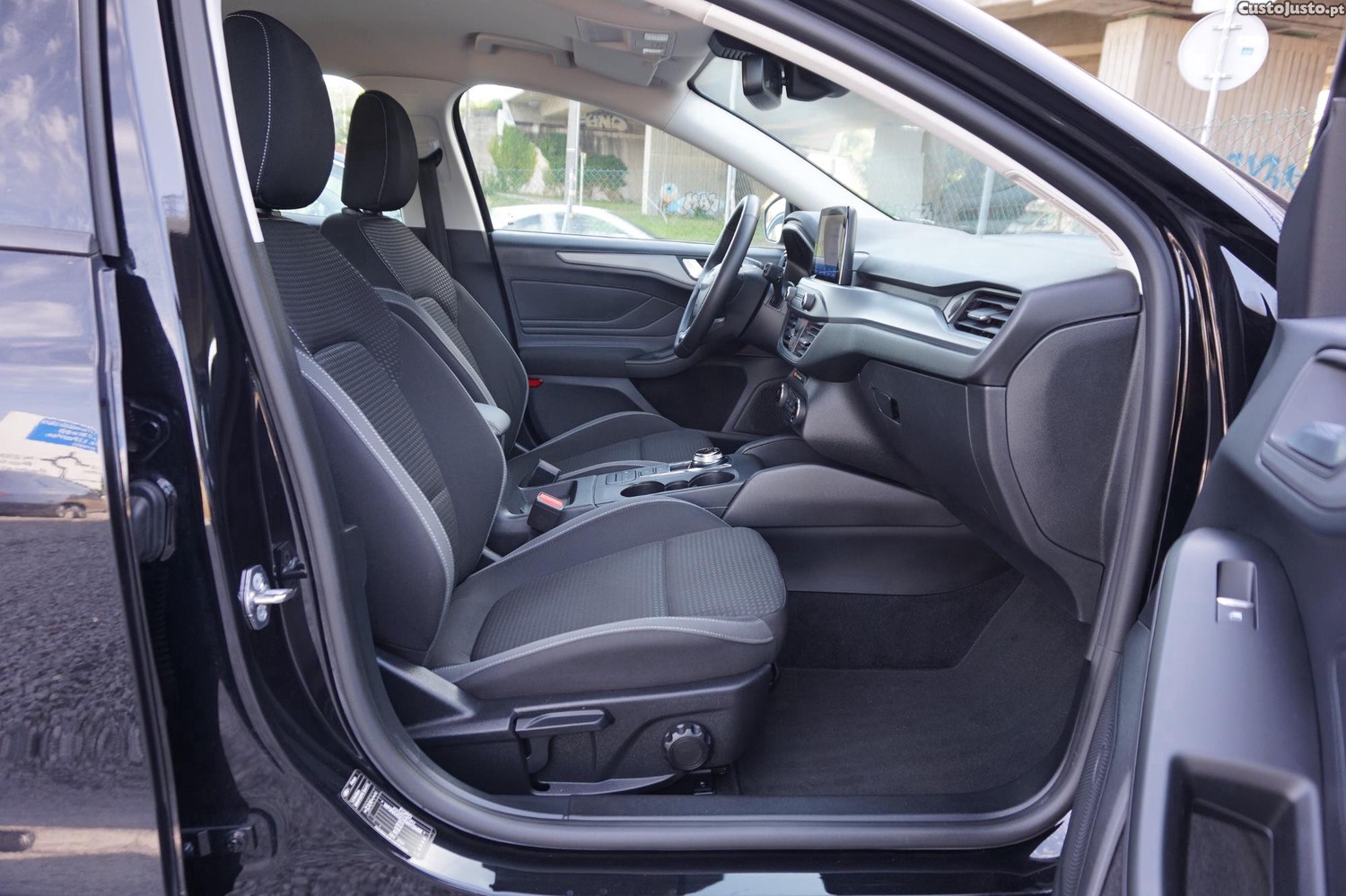 Ford Focus 1.5 tdci 120 PowerShift Connected — fotografia 5