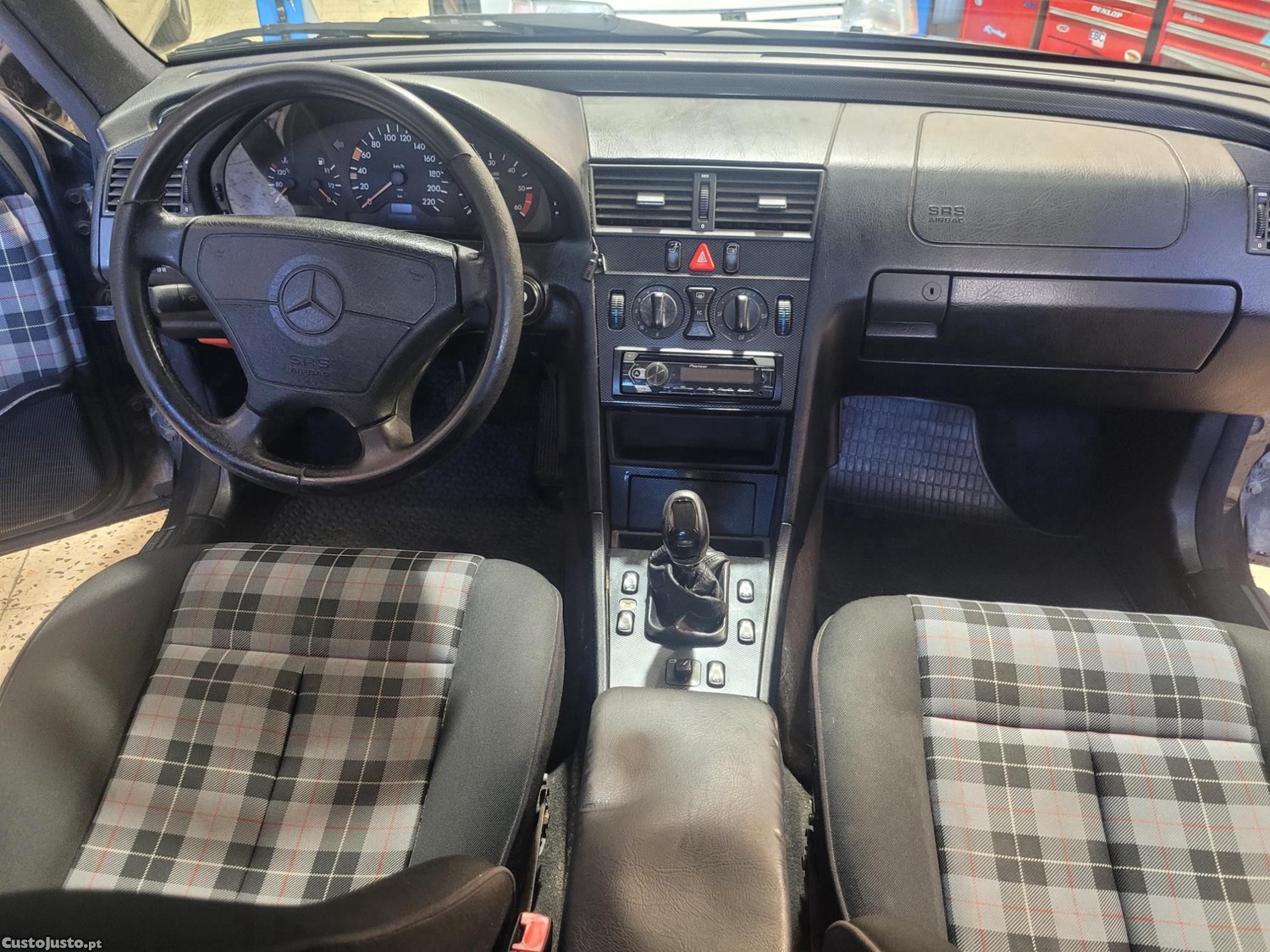 Mercedes-Benz C 200 SPORT — fotografia 3