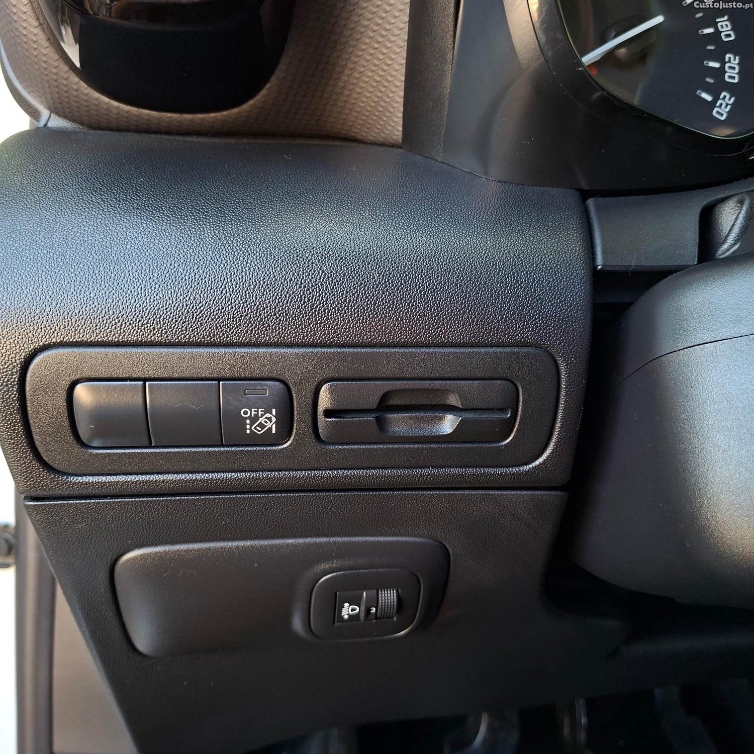 Citroën C3 1.2 PureTech C-Series — fotografia 3