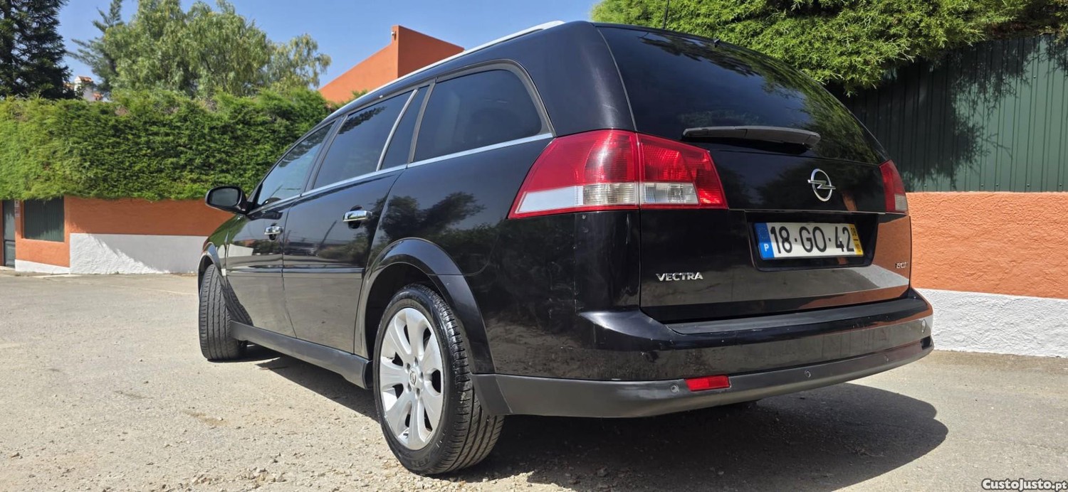 Opel Vectra 1.9 CDTi Executive - 08 — photo 4