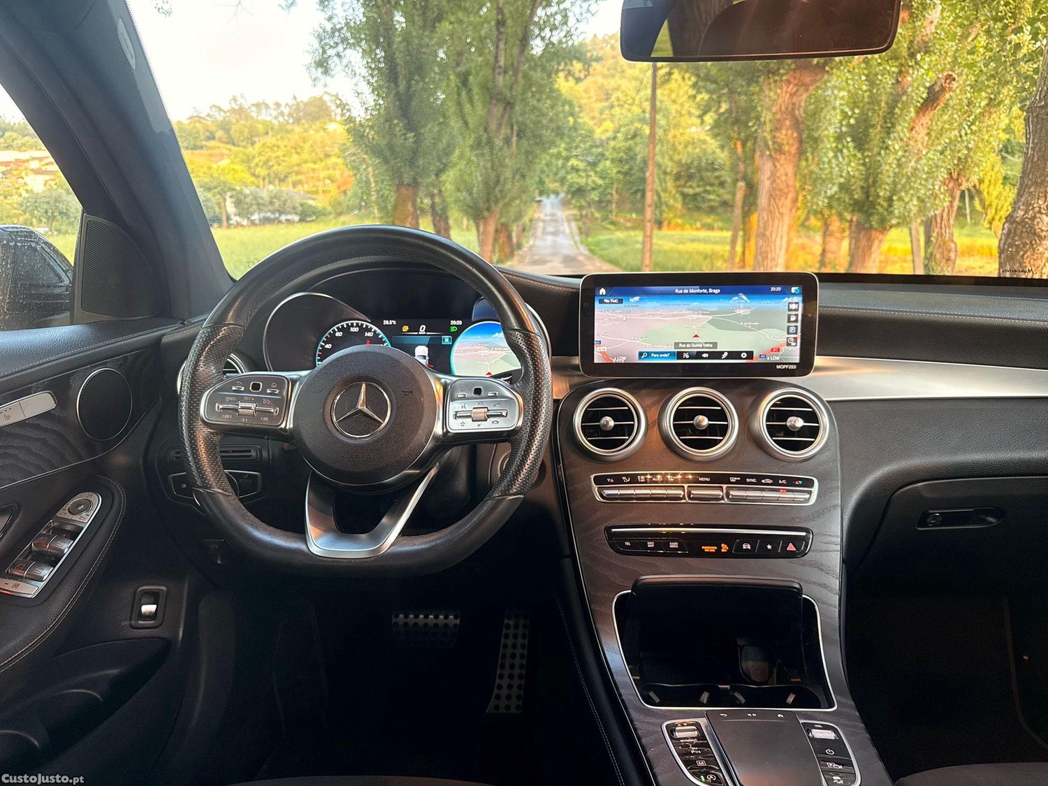 Mercedes-Benz GLC 300 d 4Matic — fotografia 9