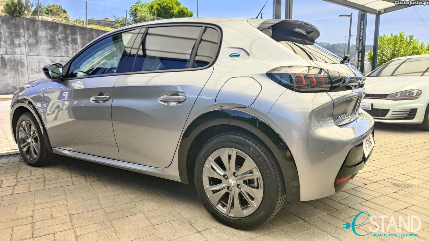 Peugeot e-208 Active Pack — fotografia 11