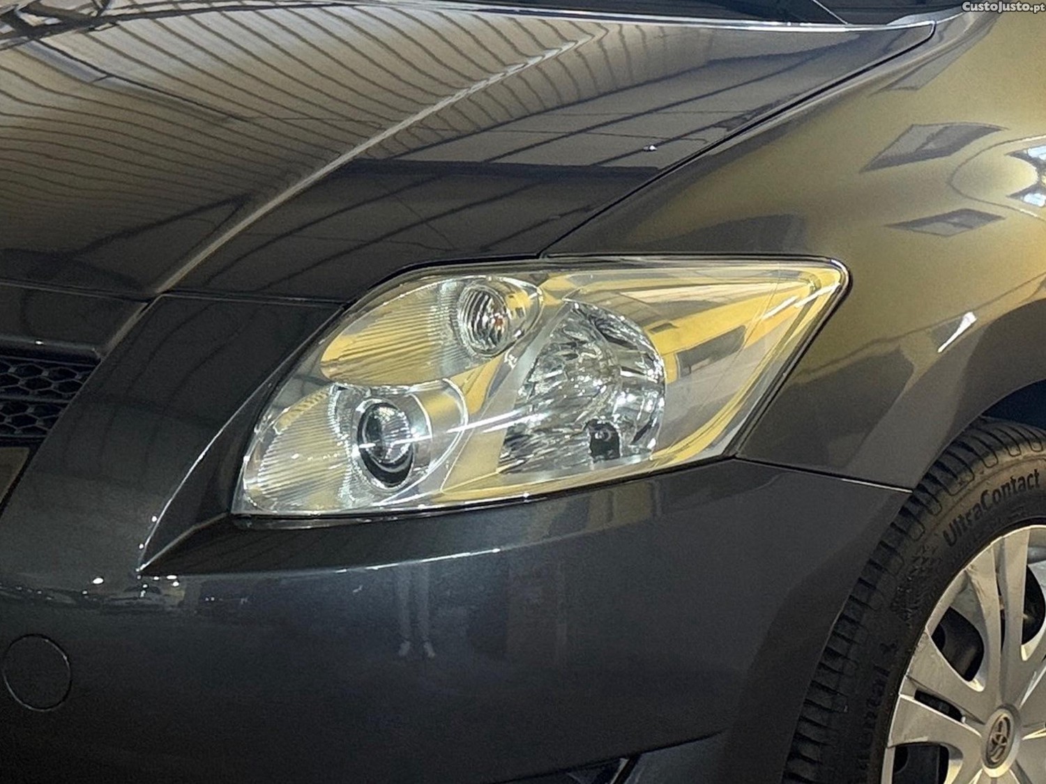 Toyota Auris 1.4 D-4D - 07 foto 5