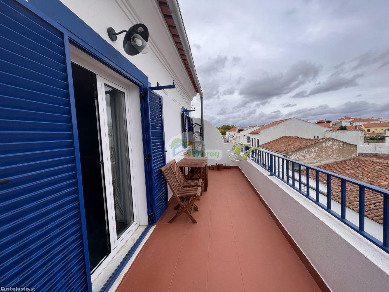 Apartamento t2 com acabamentos de luxo no centro da cidade reguengos de monsaraz