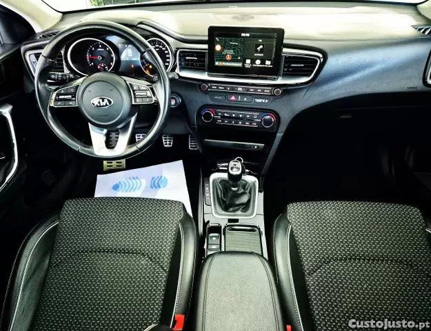 Kia Ceed 1.6 crdi gt line — fotografia 5