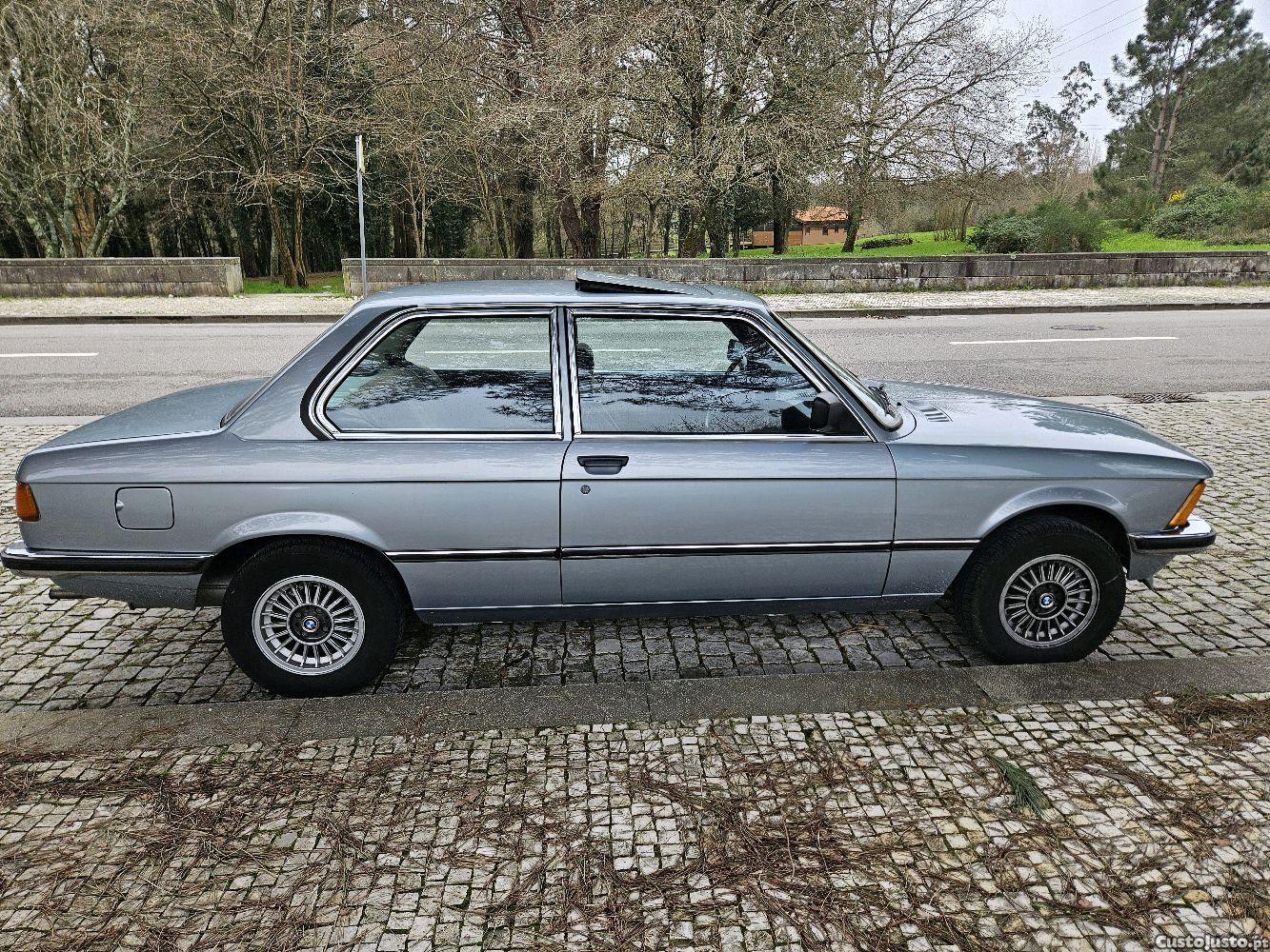 BMW 323 i — fotografia 4