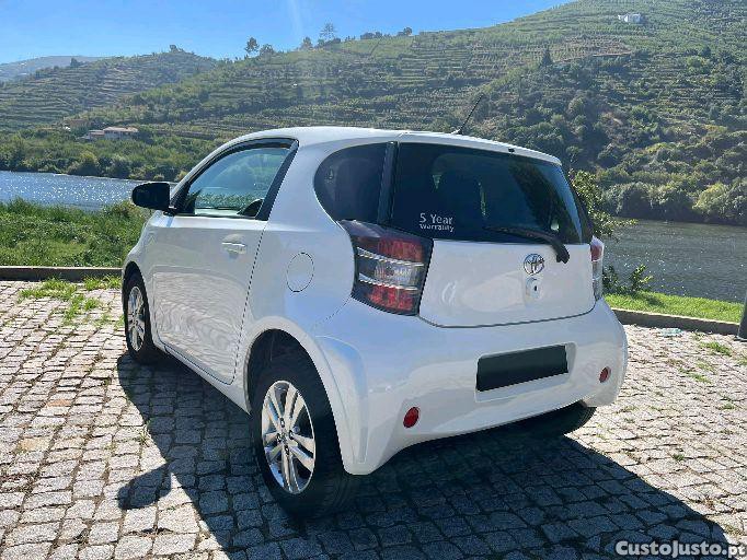 Toyota iQ D4D — fotografia 11