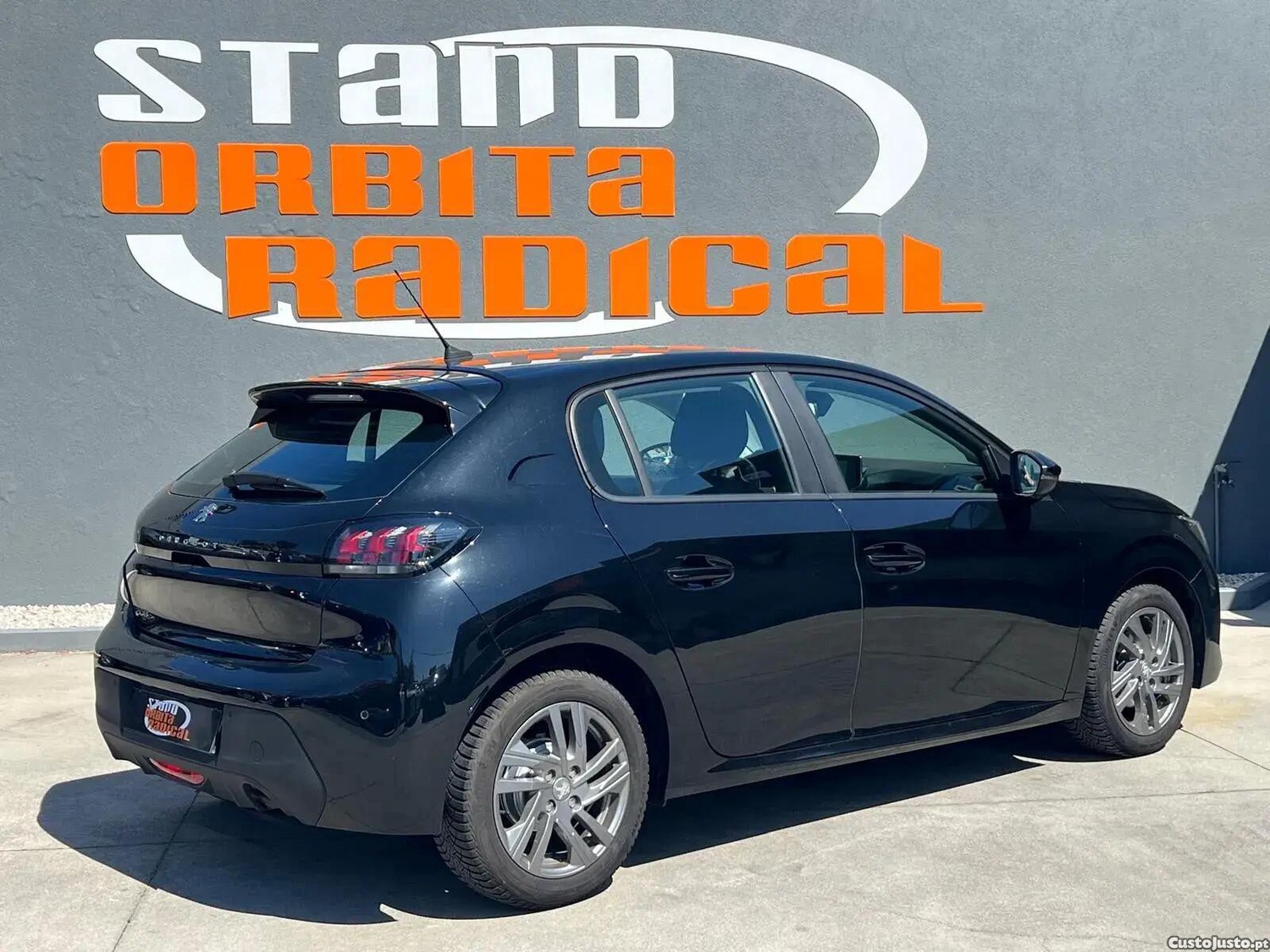 Peugeot 208 1.2 PureTech Active - 21 foto 2