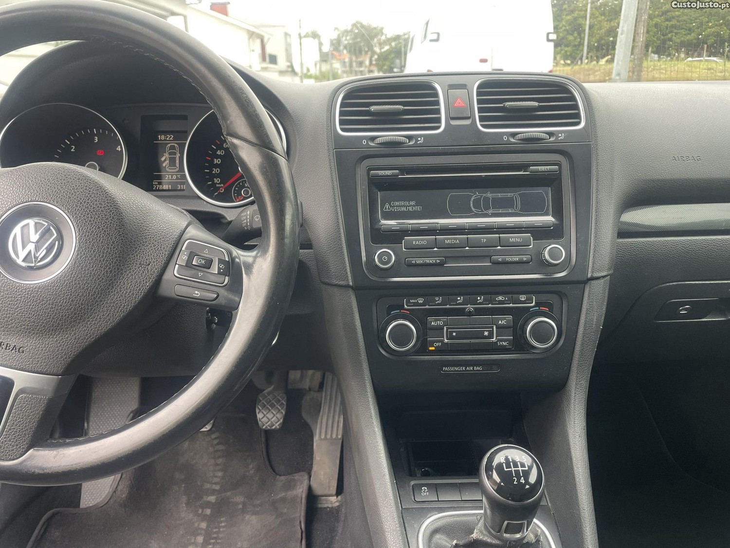 Volkswagen Golf 1.6 TDI confortline — fotografia 5