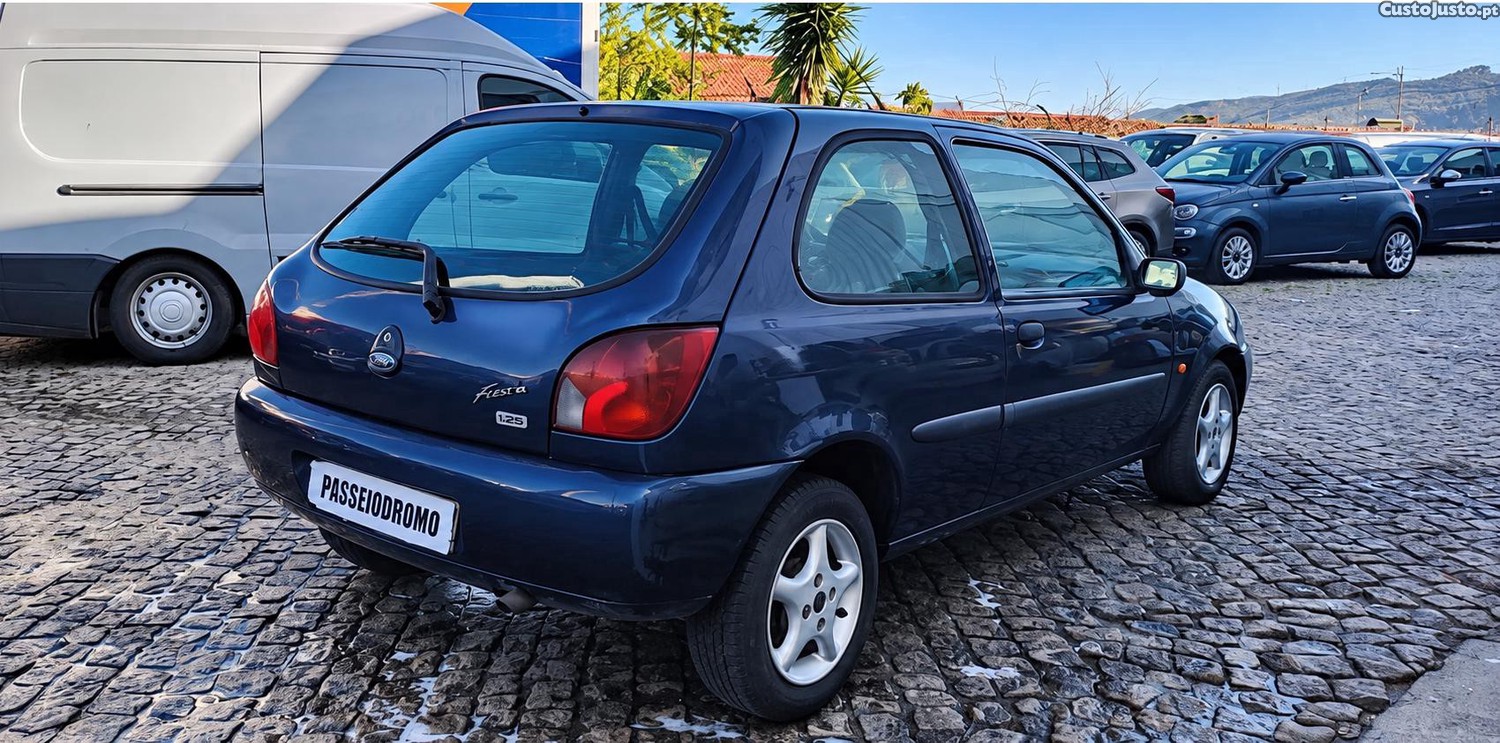 Ford Fiesta 1.8D — photo 3