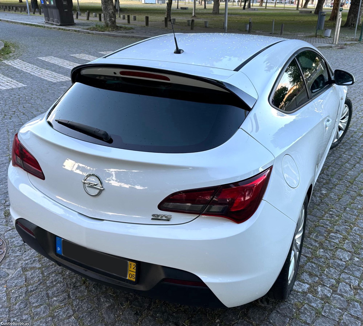Opel Astra Gtc — fotografia 7