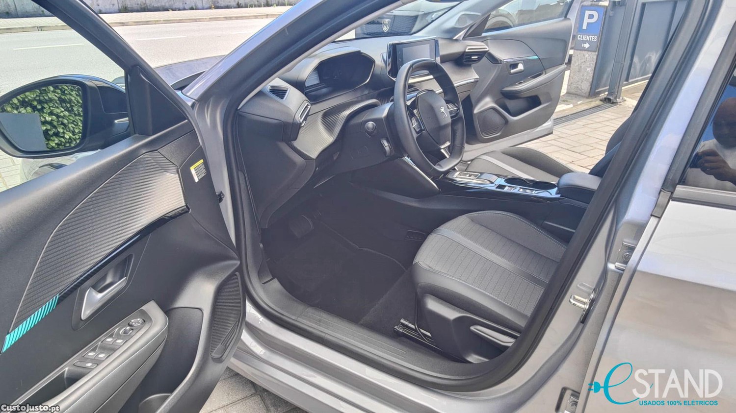 Peugeot e-208 Active Pack — fotografia 8