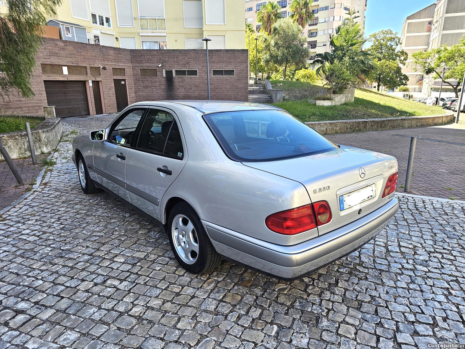 Mercedes-Benz E 220 DieselMultiválvulas — fotografia 8