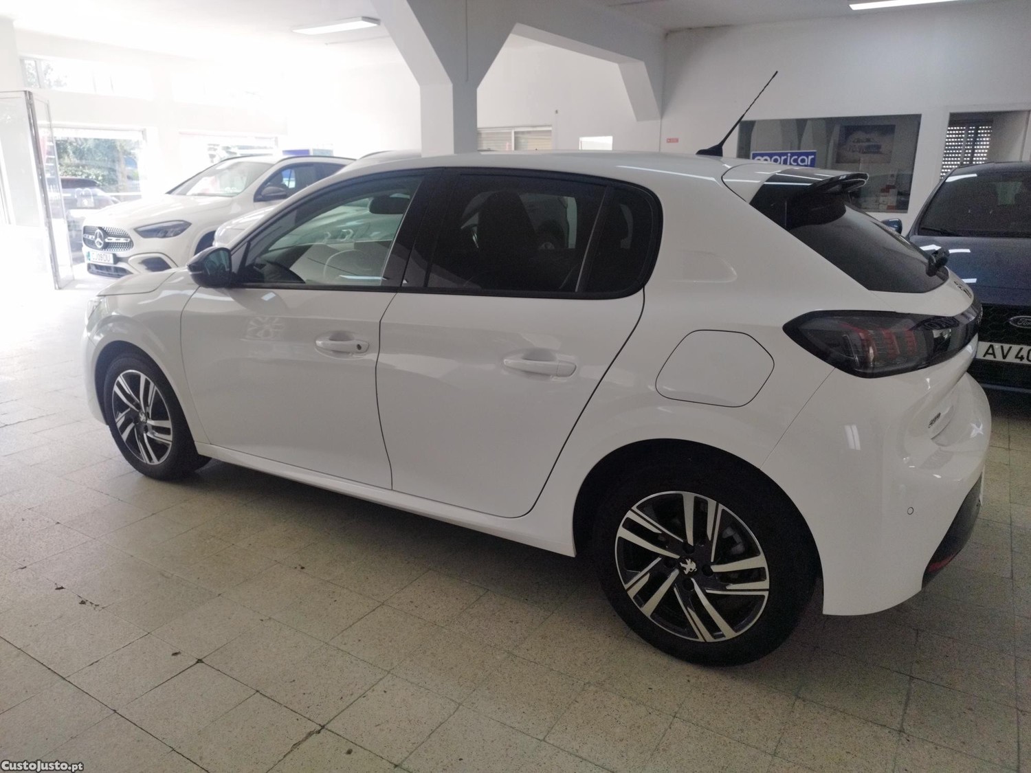 Peugeot 208 1.5 BHDI 100 allure - 23 — photo 4