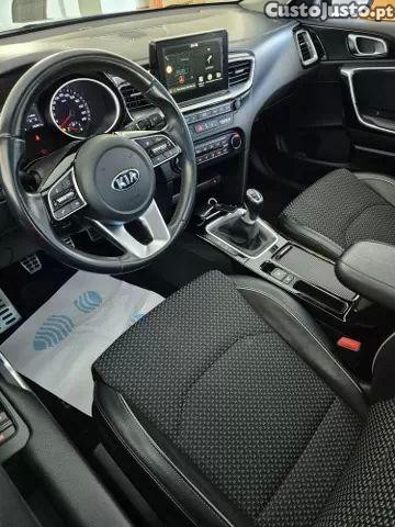 Kia Ceed 1.6 crdi gt line — fotografia 4