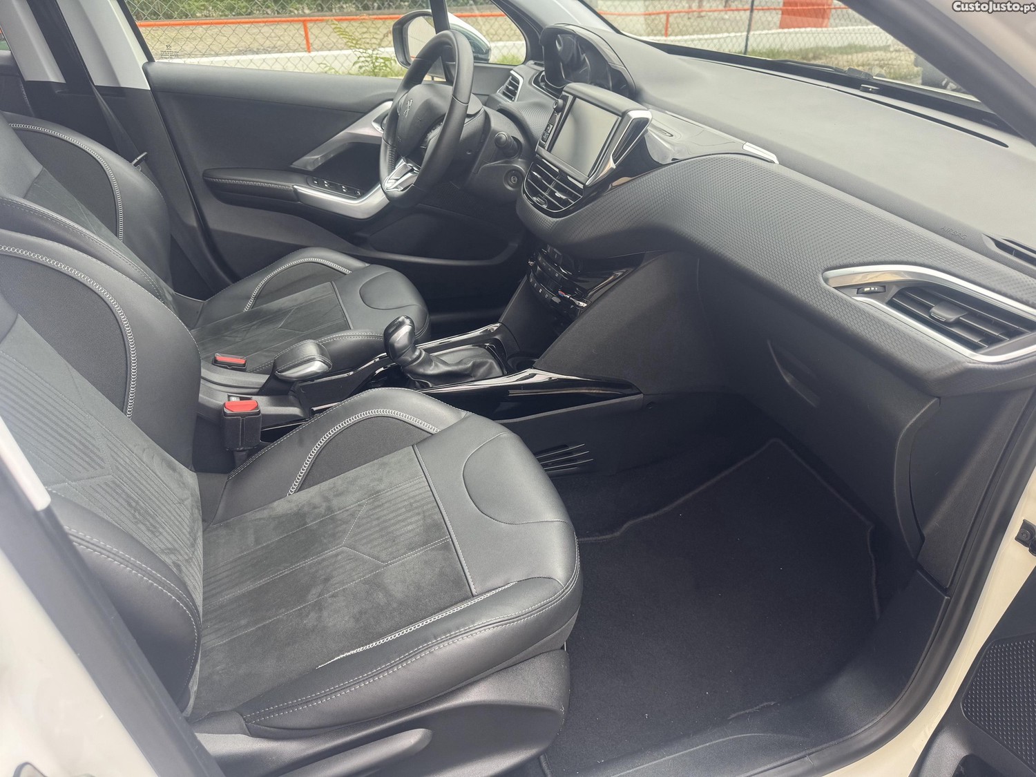Peugeot 2008 CROSSWAY 1.6BLUEHDI — fotografia 3