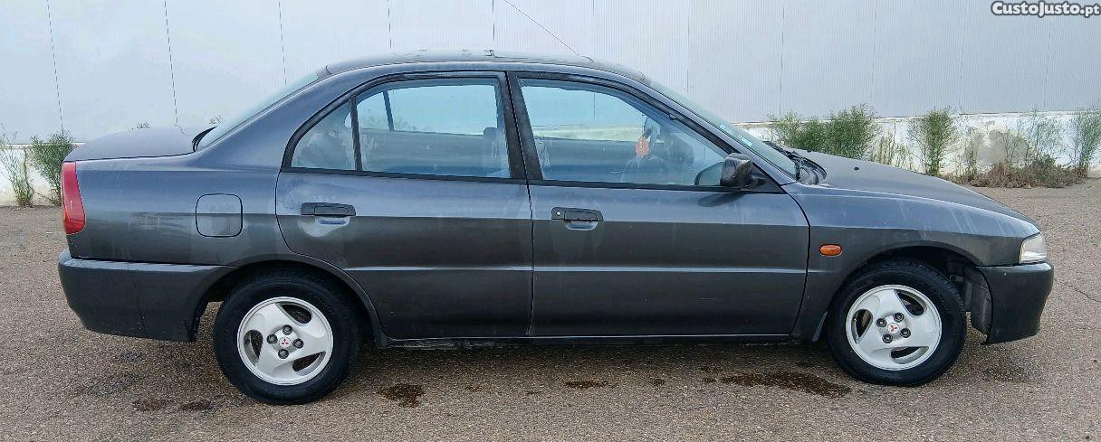 Mitsubishi Lancer 1.3 com Ac — fotografia 6