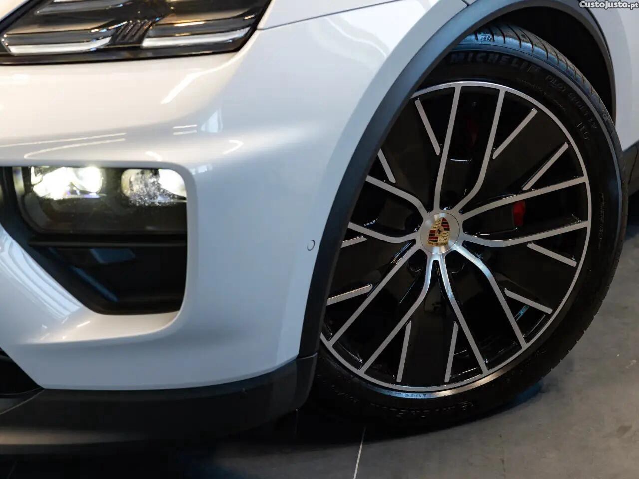 Porsche Macan Electric 4 — fotografia 19