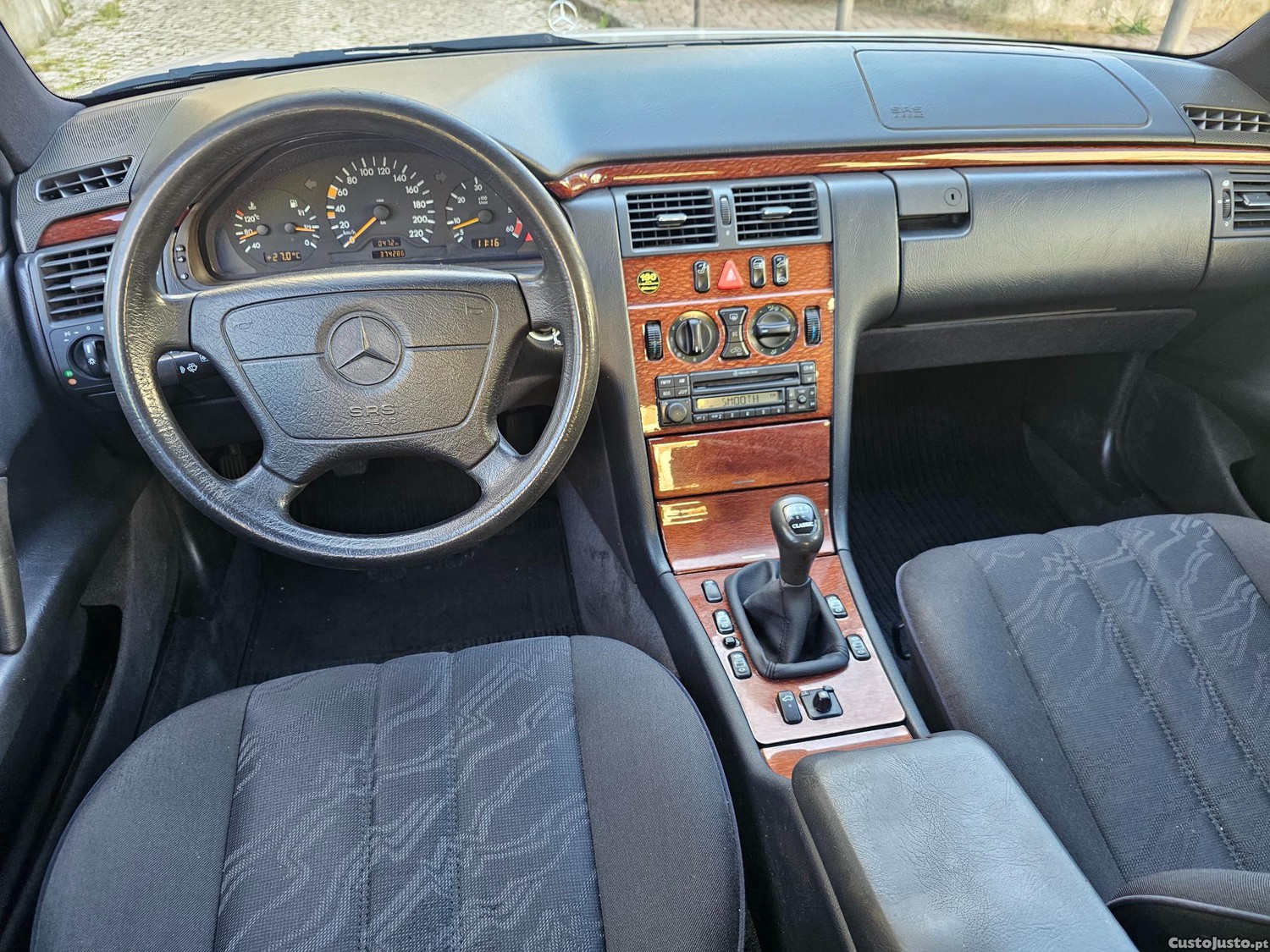 Mercedes-Benz E 220 DieselMultiválvulas — fotografia 7